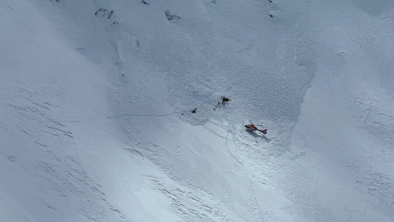 Die Unglücksstelle unterhalb der Grünen Kuppe in Vorarlberg. (Bild: Polizei)