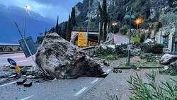 Diese Uferstraße ist bis auf Weiteres gesperrt. (Bild: facebook.com/comuneditoscolanomaderno)