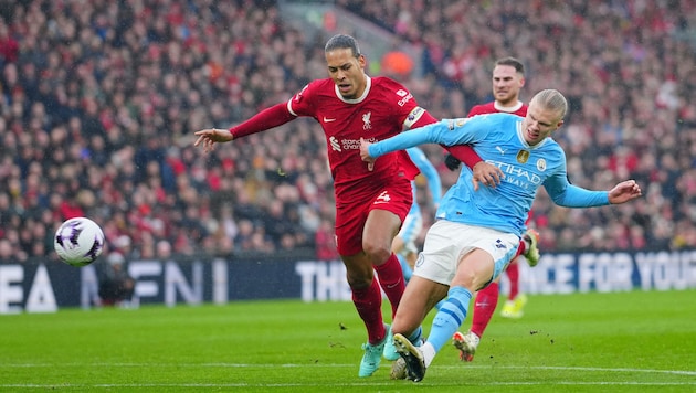 Erling Haaland (right) remained pale against Virgil van Dijk. (Bild: ASSOCIATED PRESS)