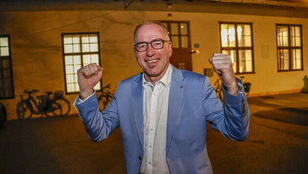 Boundless jubilation for city manager Alexander Stangassinger. (Bild: Tschepp Markus)