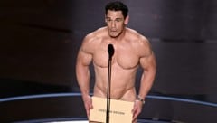 John Cena begeisterte in diesem Jahr bei der Oscar-Gala als Flitzer. Er fand den Auftritt allerdings ziemlich peinlich. (Bild: APA/AFP/Patrick T. Fallon)