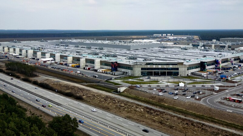 The factory site is 300 hectares in size and is set to be expanded. (Bild: AFP)