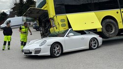 Auf (!) dem Porsche war letztlich Endstation. (Bild: zoom.tirol)