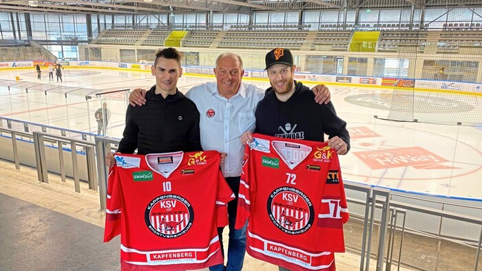 Präsident Franz Gärtner (Mi.) macht weiter - und möchte Daniel Oberkofler (li.) und Kevin ...