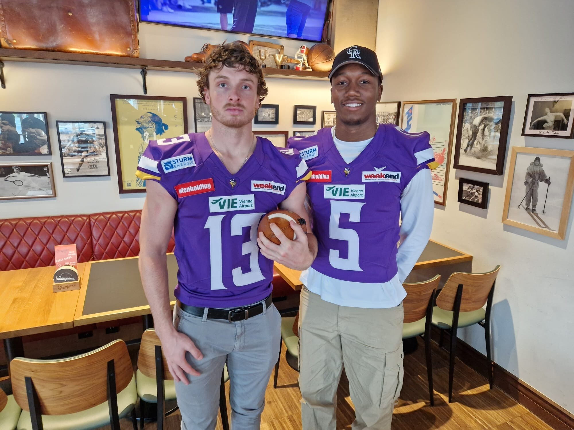 Die US-Imports der AFC Vienna Vikings: Max Fine (li.) und Marcus Lawrence.  (Bild: Felix Cerny)