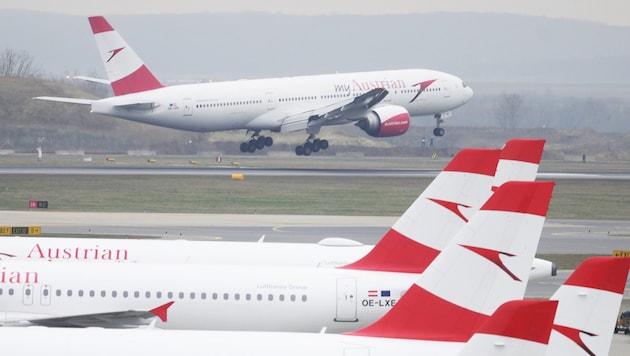 De nombreux avions AUA restent cloués au sol jeudi. (Bild: APA/Robert Jäger)