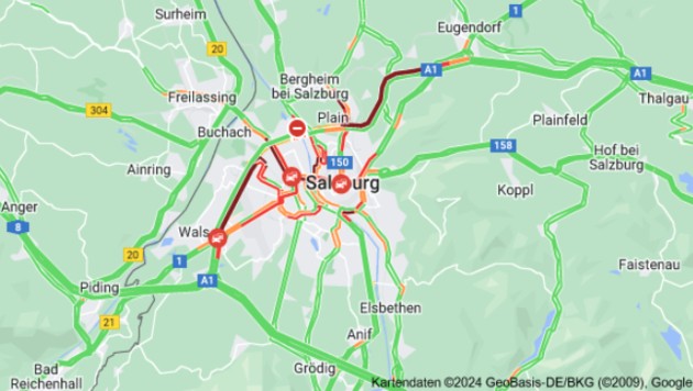 A huge traffic jam immediately formed in the evening traffic in Salzburg. (Bild: Google.com)