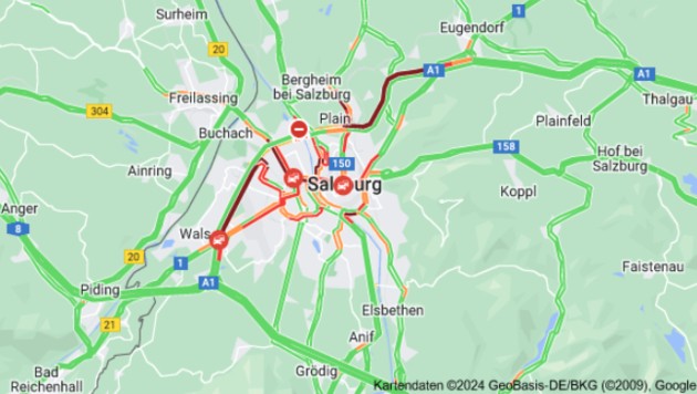 In Salzburg hat sich im Abendverkehr sofort ein großer Stau gebildet. (Bild: Google.com)