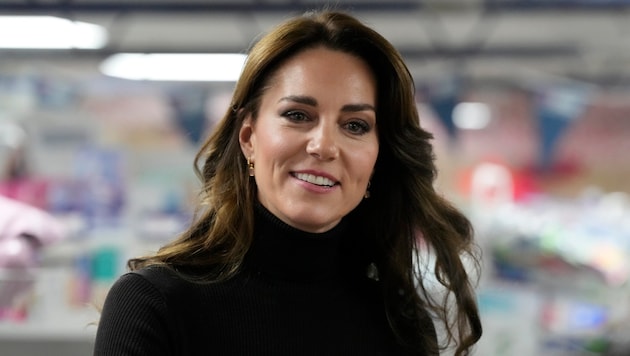 How is Princess Kate really doing? After the furor over a fake Mother's Day photo, the voices are getting louder and louder that something is not quite right. (Bild: APA / AP Photo/Frank Augstein, Pool)