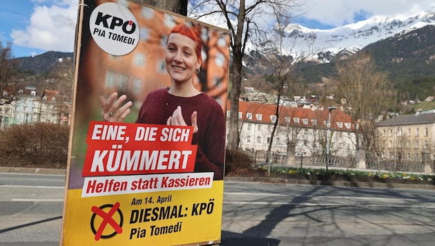 Pia Tomedi, deren Äußeres durch die roten Haare geprägt ist, führt die KPÖ bei der Innsbruck-Wahl an. (Bild: Birbaumer Christof)