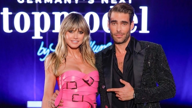 Heidi Klum et Jon Kortajarena (Bild: © ProSieben / Richard Hübner)