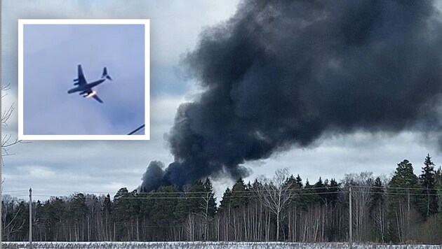 Apparently, one of the transport plane's engines caught fire. (Bild: OSINT Krone KREATIV,)