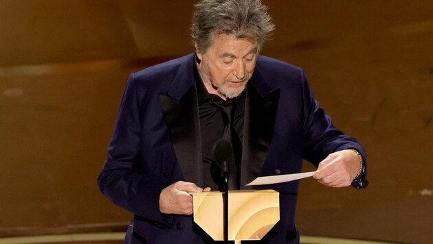 Al Pacino sorgte mit seiner Verkündung des Gewinners in der Kategorie „Bester Film“ am Sonntag für ein Oscar-Skandälchen. Jetzt bezog der Schauspieler dazu Stellung. (Bild: APA/Getty Images via AFP/GETTY IMAGES/KEVIN WINTER)