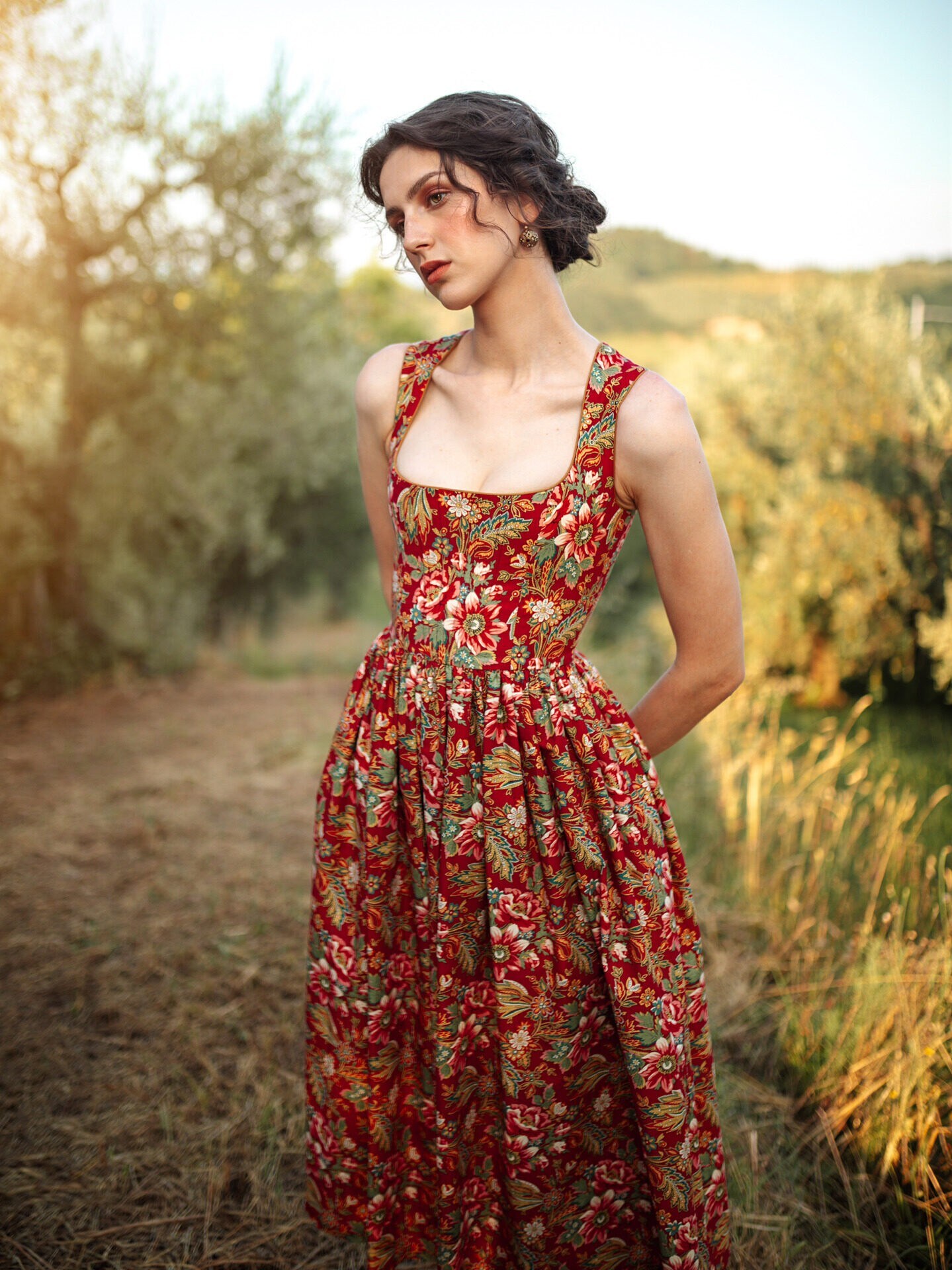 The cuts of Hoschek's creations perfectly showcase femininity. (Bild: Aida Dapo/iddavanmunster)