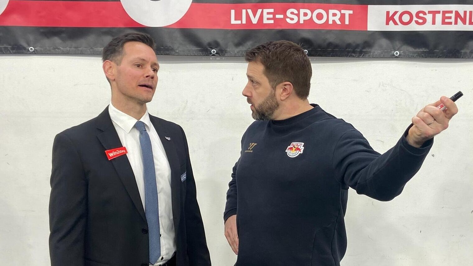 Philipp Lukas tauschte sich nach dem Aus mit Salzburgs David aus (Bild: Oliver Gaisbauer)