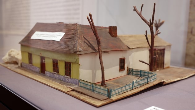 Story of an escape: Model of Josef Kasparowsky's parents' house. (Bild: Franz Weingartner)