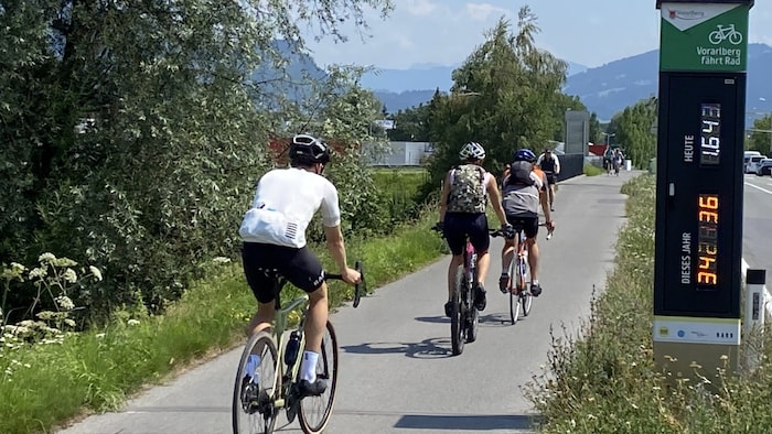 Die bessere Alternative: Wer aufs Rad umsattelt, spart Geld und hält sich fit.