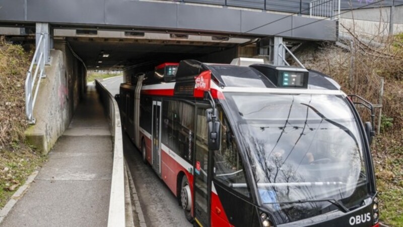 There are no restrictions for passengers on route 7 - only trolleybuses with a battery are used here. (Bild: Tschepp Markus)