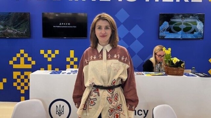 Mariana Oleskiv, directrice de l'Agence nationale pour le développement du tourisme en Ukraine (SATD), lors d'un entretien avec "Krone" au salon du tourisme de Berlin.