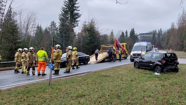 The Thalgau fire department secured and cleared the scene of the accident. (Bild: FF Thalgau)