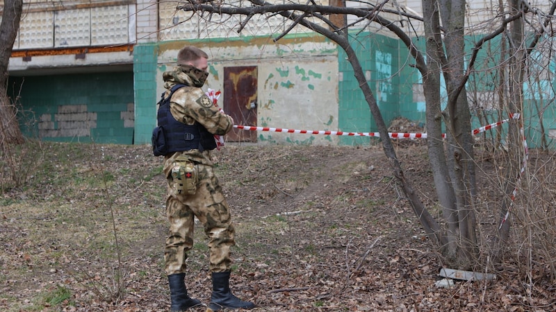 Ein freiwilliger Kämpfer in Belgorod (Bild: AFP)