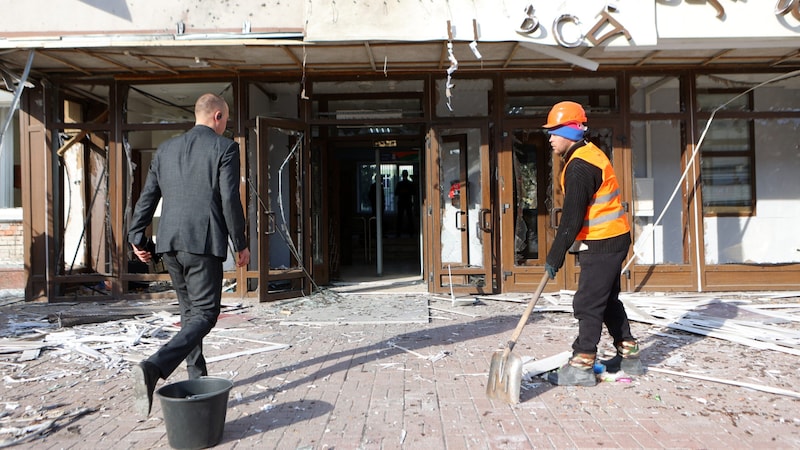 Die zerstörte Stadthalle in Belgorod (Bild: AFP)