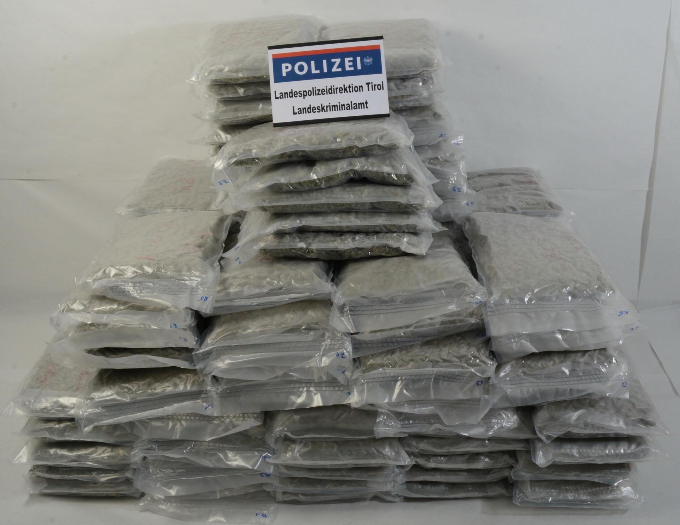 Die sichergestellten Drogen. (Bild: Polizei Tirol)