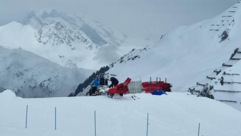 The helpers have been working hard over the last few days. (Bild: Montafon Tourismus/Josef Manahl)