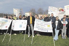 Eltern und Kinder Seite an Seite. (Bild: Gerhard Bartel)