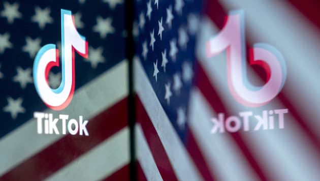 TikTok wehrt sich in den USA aktuell bereits gegen ein Gesetz, das einen Eigentümerwechsel erzwingen soll. (Bild: AFP)