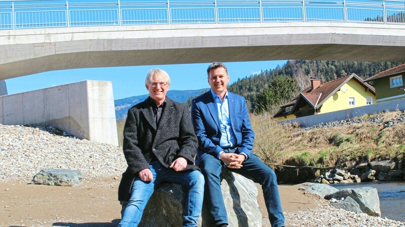 Der Hochwasserschutzbau an Drau und Lavant hat 23 Millionen Euro verschlungen. Bürgermeister Wolfgang Gallant und LR Daniel Fellner beim Lavantspitz. (Bild: Gerlinde Schager)