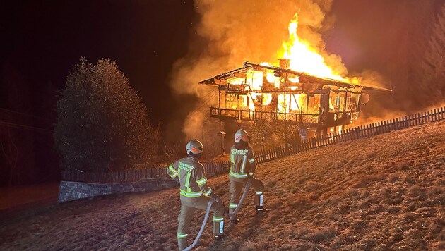 The old farmhouse in Wildschönau burned down in mid-March. A body was found in the house at the time. (Bild: zoom.tirol)