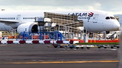 Die betreffende Boeing am Auckland International Airport (Bild: AFP)