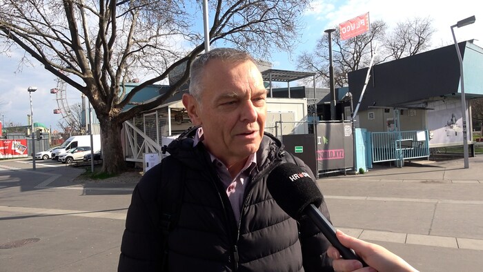 Erich Zankl : "Les machettes, les couteaux n'ont rien à faire ici".