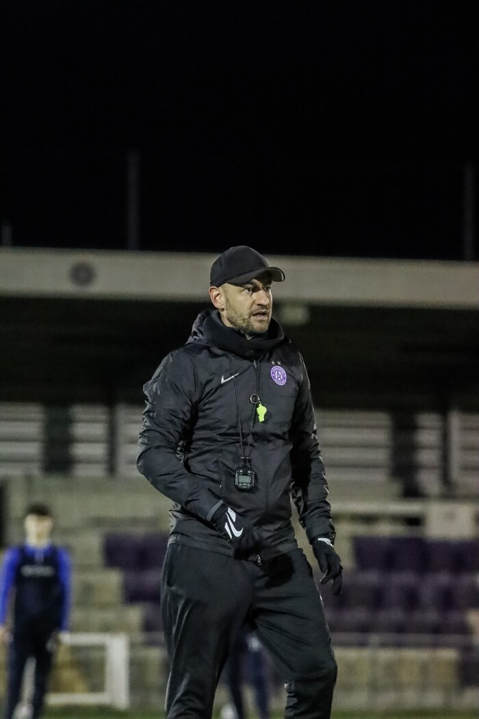 Trainer Stephan Helm brennt auf sein erstes Spiel gegen Grün-Weiß.