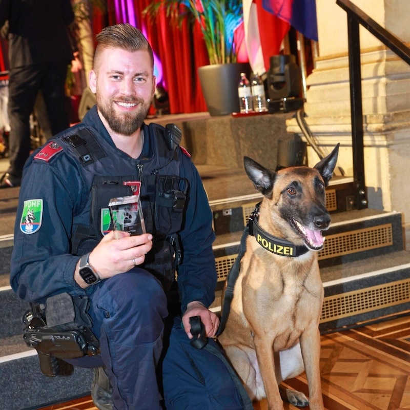 Held auf 4 Pfoten: „Bullit“ mit Herrchen Philipp Scheifinger (Bild: Peter Tomschi)