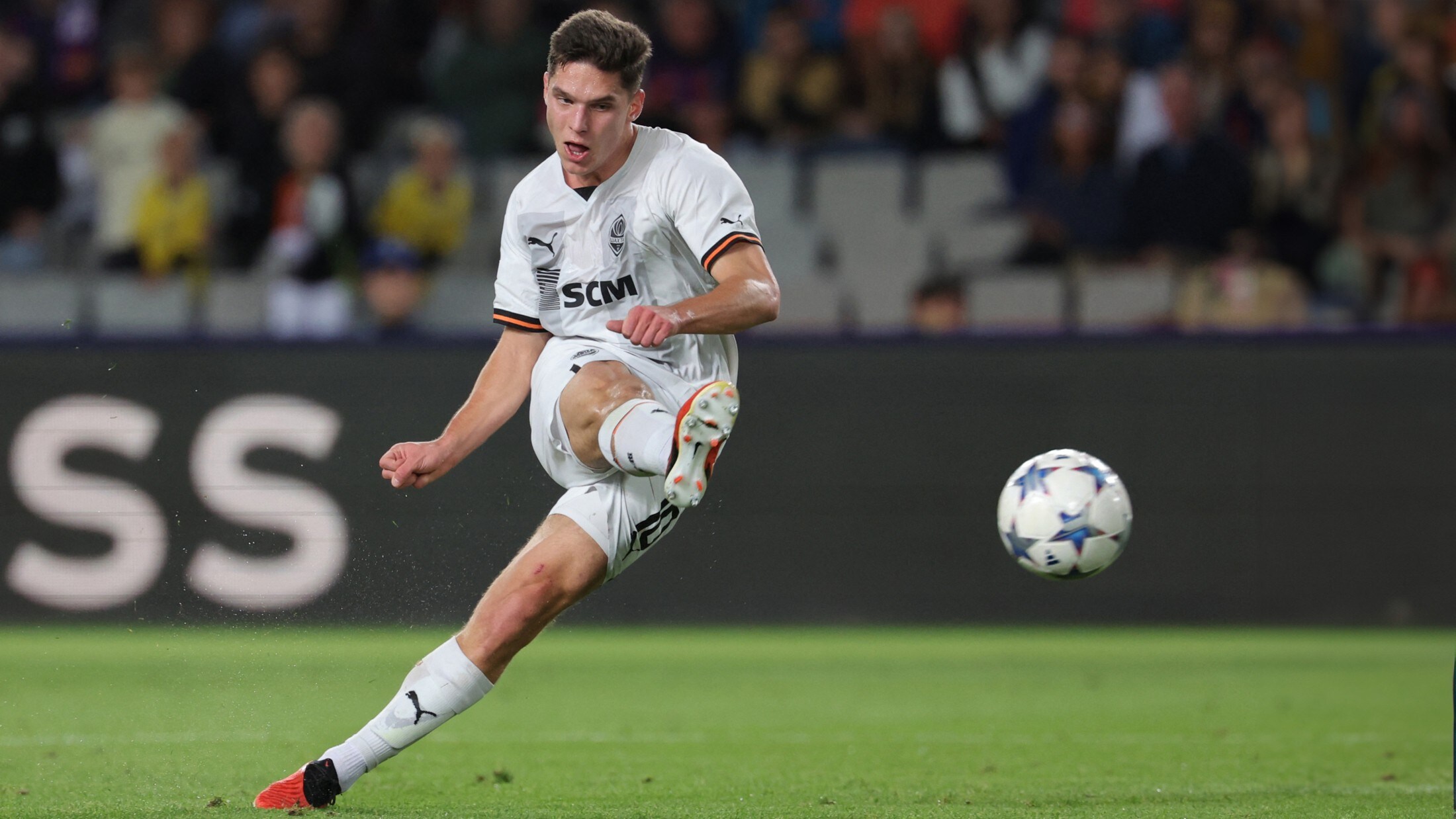 Georgiy Sudakov scored against FC Barcelona in the Champions League, among others. (Bild: APA/AFP/LLUIS GENE, Photoshop)