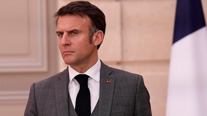 Emmanuel Macron kündigte an, im Fluss zu baden.