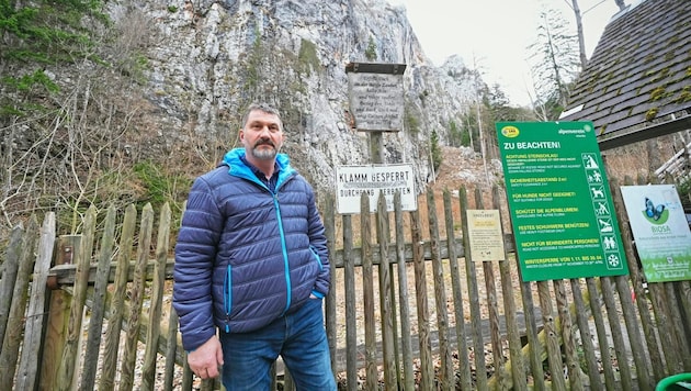 On peut encore lire "Klamm fermé" à l'entrée. (Bild: Sepp Pail)