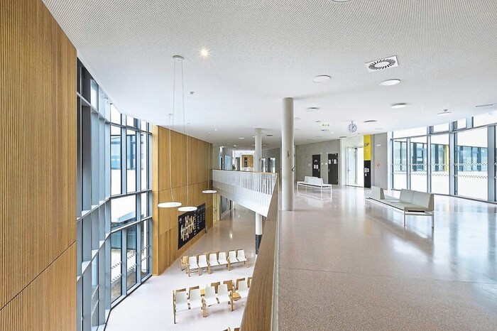 The corridors in the new Oberwart clinic are still empty.