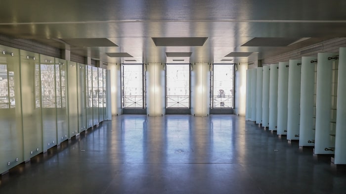 The photo shows the living room of the futuristic 260 m2 three-room apartment with a 50 m2 dressing room.