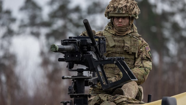 Ein NATO-Soldat bei einer Übung (Bild: AFP)
