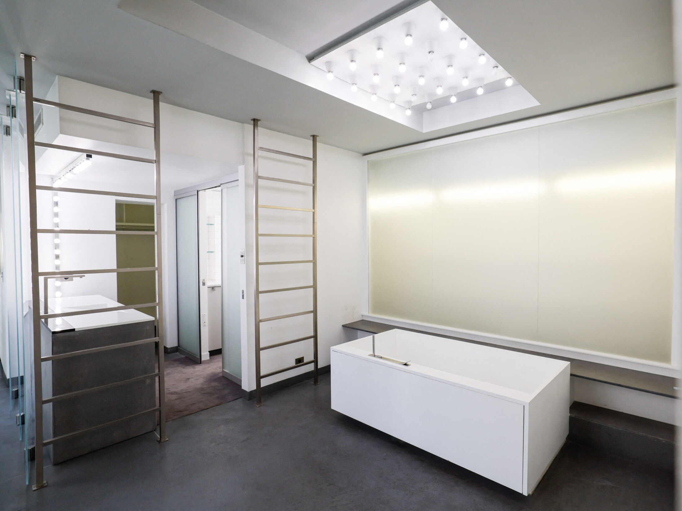 El cuarto de baño de Lagerfeld (Bild: APA/AFP/ALAIN JOCARD)