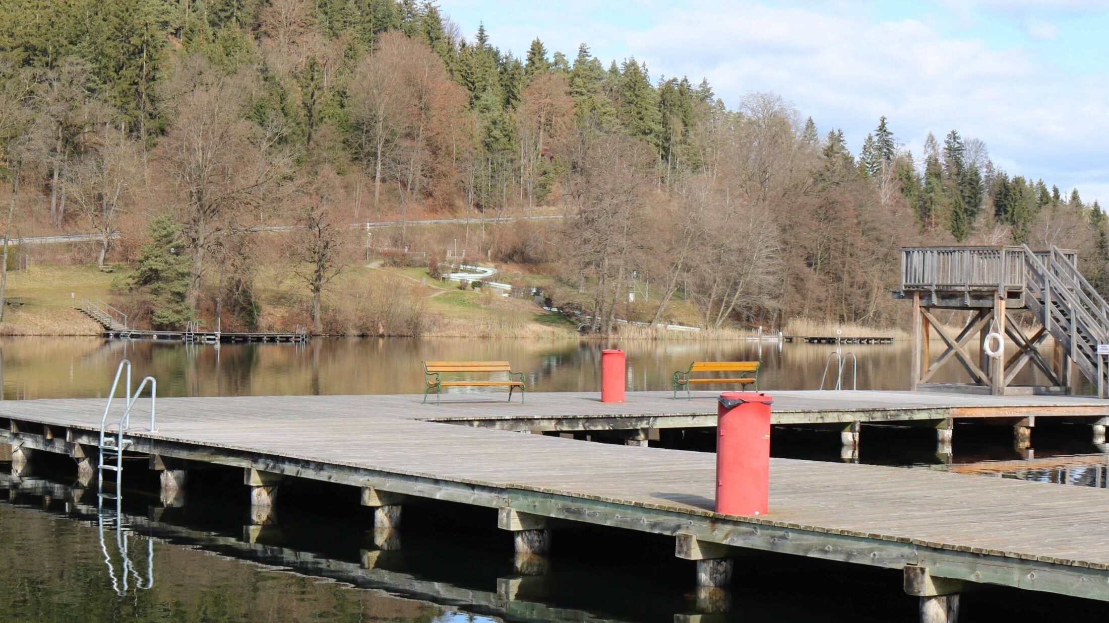 Auch um die Kinderrutsche wird alles neu gestaltet.  (Bild: Claudia Fischer)