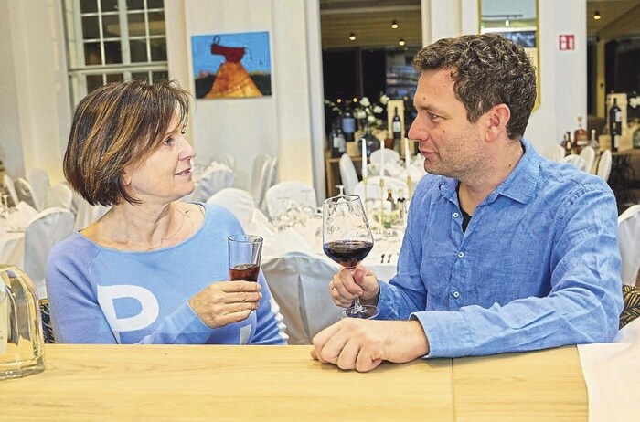 PR lady Marion Finger and Laxenburg town councillor David Berl joined in the tasting.