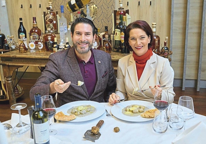 The (not so strict) jury: Clemens Unterreiner and Maya Hakvoort found everything to be "very ...