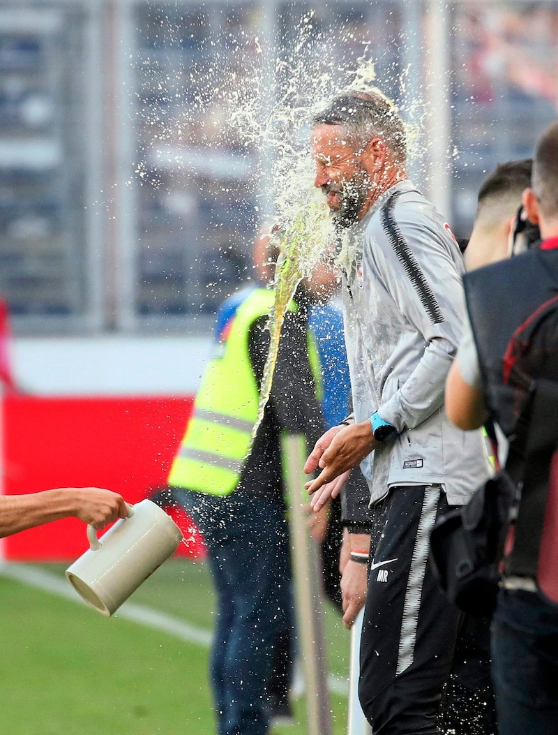 Mraco Rose verabschiedete 2019 sich mit Bundesliga-Teller und Bierdusche aus Salzburg. (Bild: Andreas Tröster)