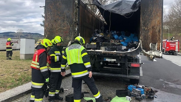 The Preitenegg fire brigade was called out to a hazardous goods fire on the Südautobahn on Thursday. (Bild: FF Preitenegg)