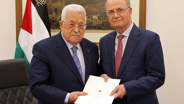 Palästinenser-Präsident Mahmoud Abbas (links) hat am Donnerstag Mohammed Mustafa (rechts) zum neuen Ministerpräsidenten ernannt. (Bild: AFP/PPO)