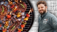 Grillweltmeister Patrick Bayer weiß, worauf es beim Grillen ankommt. (Bild: Adobe Stock, Weber.com, Krone Kreativ)